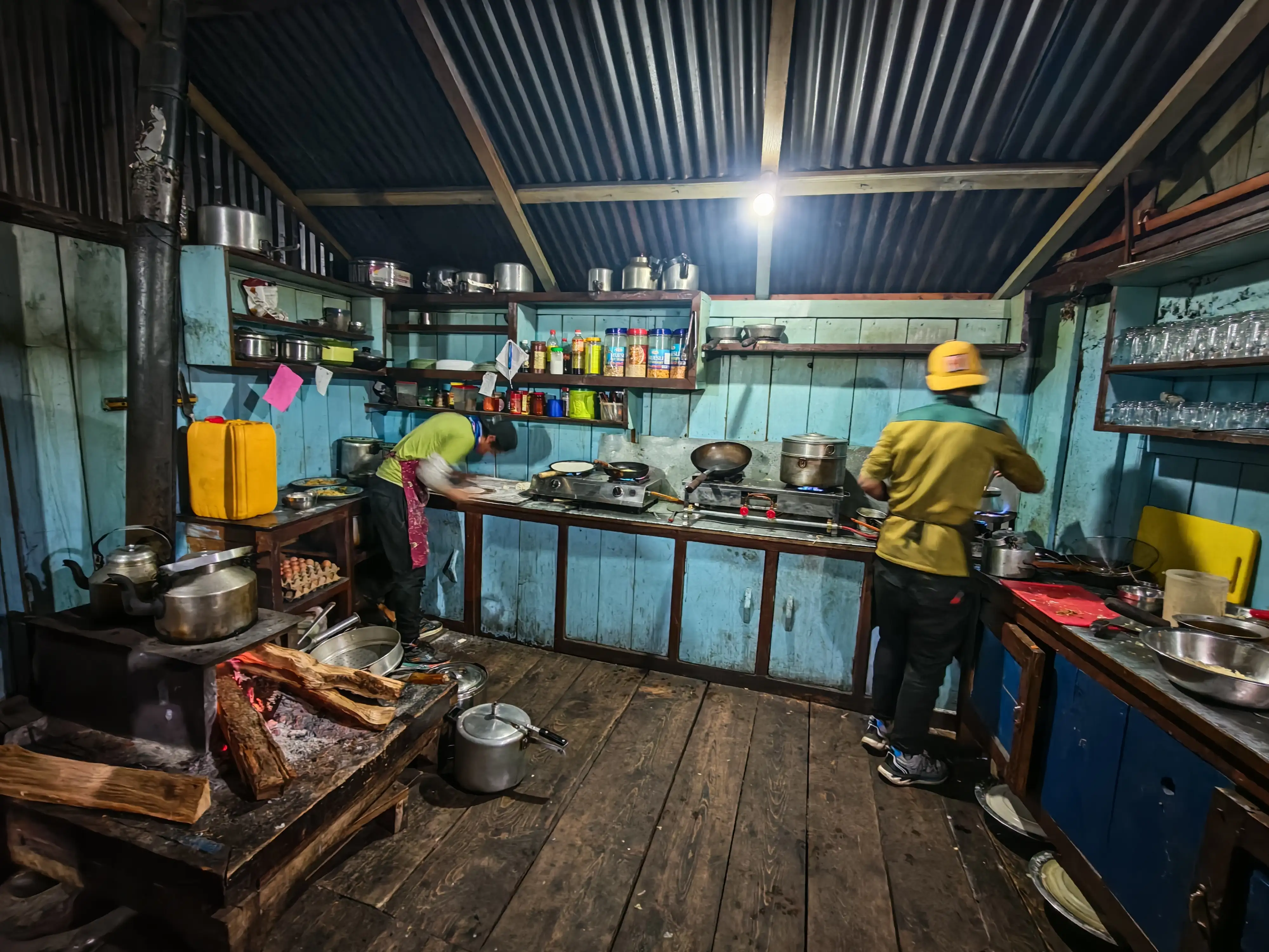 Kitchen in Namrung teahouse