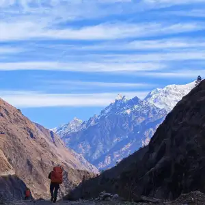 Way to Jagat village